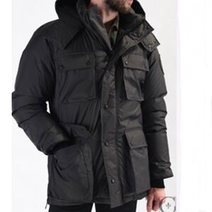 Canada Goose Manitoba 625-Fill Down Zip Front Multi-Pocket Black Jacket Medium